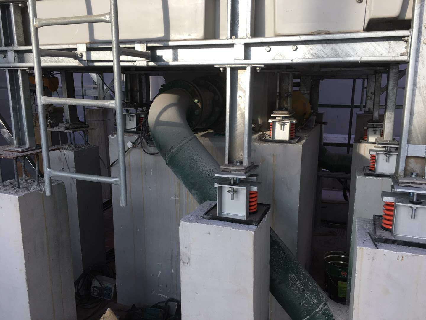 冷卻塔安裝JA-2型可調(diào)式彈簧減震器 (3).jpg 冷卻塔安裝JA-2型可調(diào)式彈簧減震器 (3).jpg